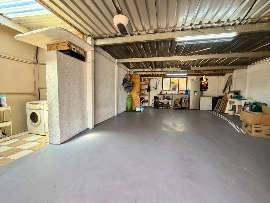 4 Bedroom Property for Sale in Table View Western Cape